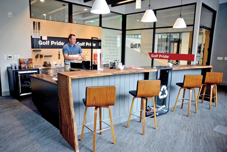 Retail Lab Install Bar with Andy